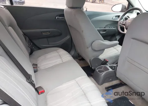 2015 Chevrolet Sonic Lt Auto из США, поврежденный, VIN 1G1JC5SH5F4164754